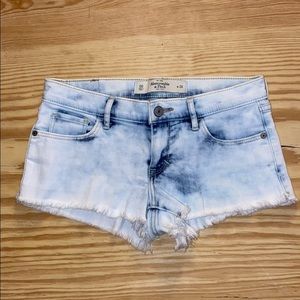 Worn once Abercrombie & Fitch distressed shorts ✨